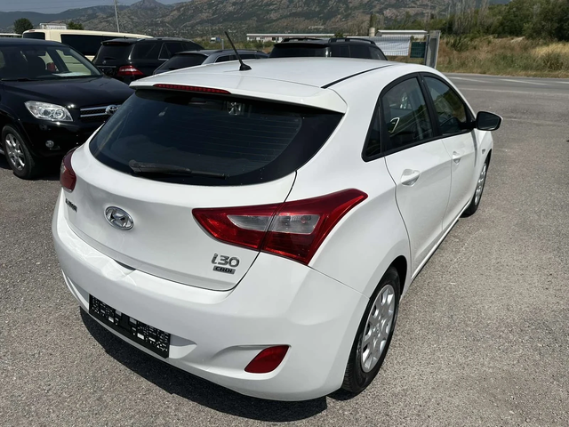Hyundai I30 1.4CRDI* 90к.с* LED* - автомобили, коли, обяви за нови и употребявани 5