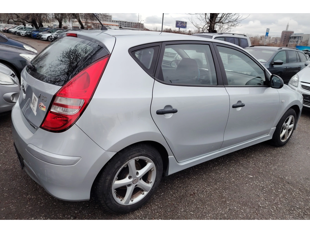 Hyundai I30 1.6CRD-i/euro 5 - автомобили, коли, обяви за нови и употребявани 5