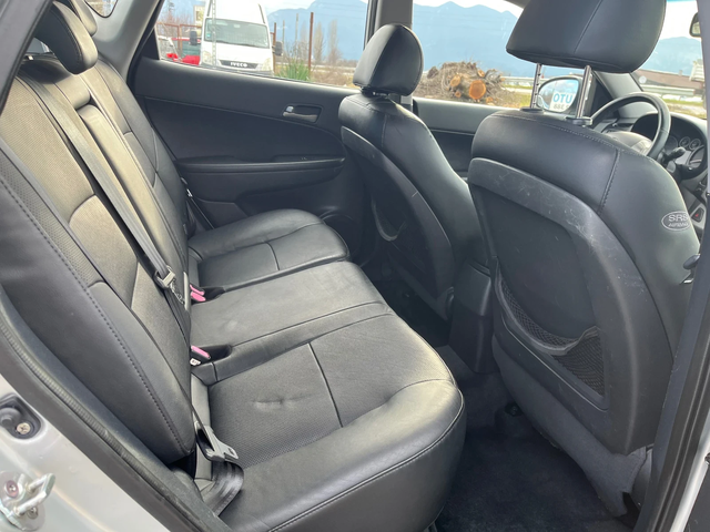 Hyundai I30 1.6GRDI-115-ITALIA - автомобили, коли, обяви за нови и употребявани 5