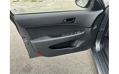 Hyundai I30 1.6CRDI 90кс 6 СКОРОСТИ АВТОПИЛОТ КЛИМАТРОНИК - автомобили, коли, обяви за нови и употребявани 6