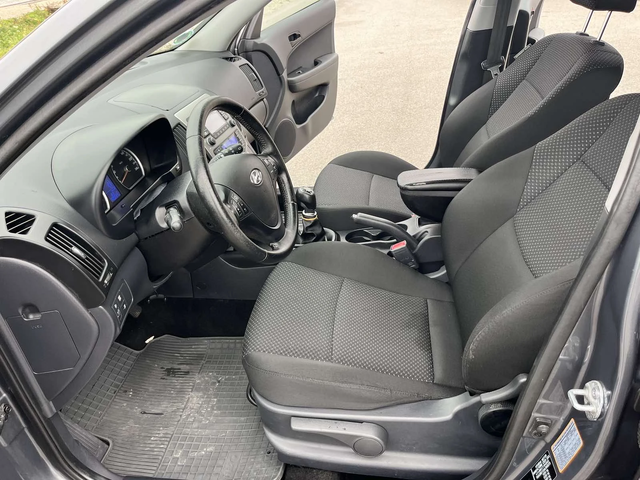 Hyundai I30 1.6CRDI 90кс 6 СКОРОСТИ АВТОПИЛОТ КЛИМАТРОНИК - автомобили, коли, обяви за нови и употребявани 7