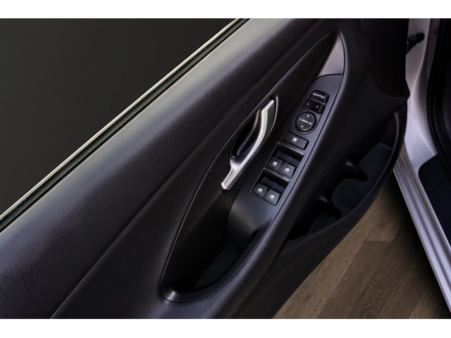 Hyundai I30 1.6CRDI STYLE - автомобили, коли, обяви за нови и употребявани 5