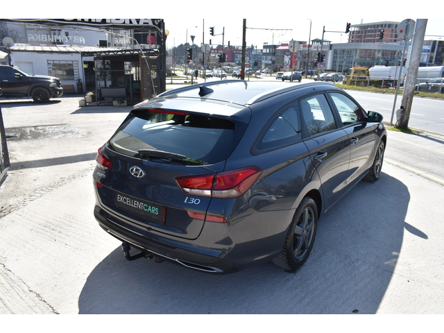 Hyundai I30 1.6D* AUTOMAT - автомобили, коли, обяви за нови и употребявани 3