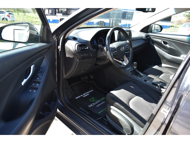 Hyundai I30 1.6D* AUTOMAT - автомобили, коли, обяви за нови и употребявани 6