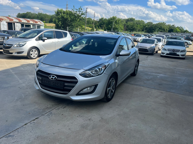 Hyundai I30 1.6crdi * Navi* * Nova* UNIKAT* - автомобили, коли, обяви за нови и употребявани 1