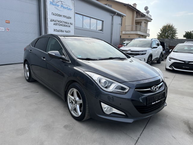 Hyundai I40 2.0 Premium - автомобили, коли, обяви за нови и употребявани 0