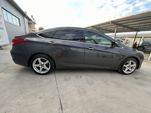 Hyundai I40 2.0 Premium - автомобили, коли, обяви за нови и употребявани 7