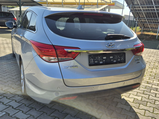 Hyundai I40 1.7 диз 136к.с - автомобили, коли, обяви за нови и употребявани 8