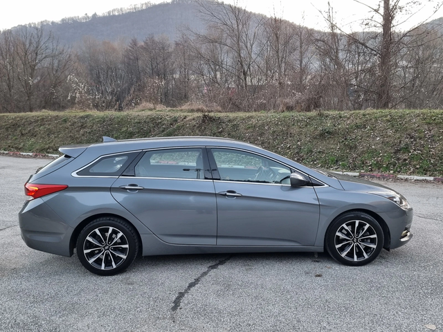 Hyundai I40 Avtomat/Navig/Facelift - автомобили, коли, обяви за нови и употребявани 5
