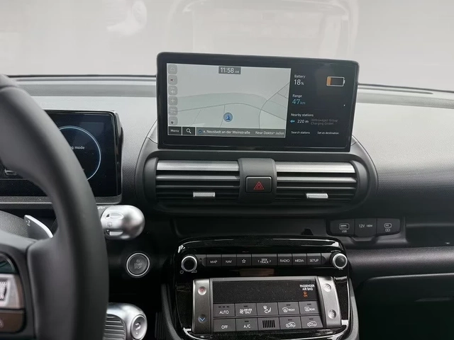 Hyundai Inster 42kWh DISTRONIC LED NAVI Heat Pump Keyless - автомобили, коли, обяви за нови и употребявани 11