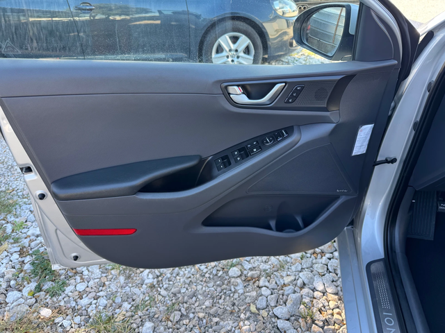 Hyundai Ioniq 1.6HYBRID-PREMIUM-FULL PACK - автомобили, коли, обяви за нови и употребявани 9