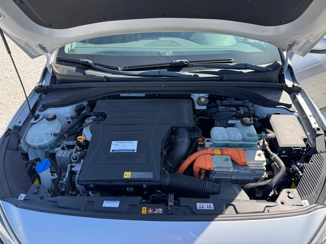 Hyundai Ioniq 1.6HYBRID-NAVI-KEY LESS-LED-DISKRONIK - автомобили, коли, обяви за нови и употребявани 13