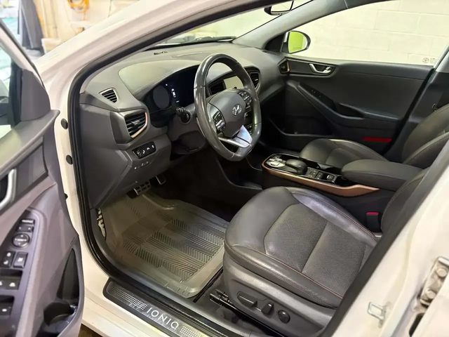 Hyundai Ioniq Electric ULTIMATE КОЖА ШИБЕДАХ CARPLAY KEYLESS ACC - автомобили, коли, обяви за нови и употребявани 5