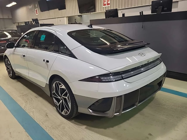 Hyundai Ioniq 6 * Preferred * 2 КЛЮЧА* PANO* ПОДГРЕВ* - автомобили, коли, обяви за нови и употребявани 15