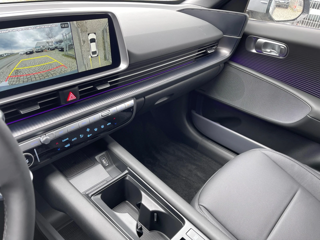 Hyundai Ioniq 6 4x4/77, 4kw/UNIQ-paket/585km-пробег - автомобили, коли, обяви за нови и употребявани 10