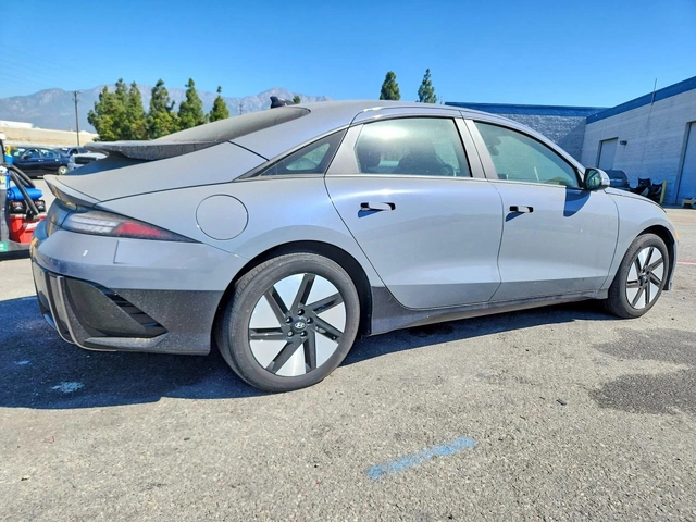 Hyundai Ioniq 6 SE - автомобили, коли, обяви за нови и употребявани 2