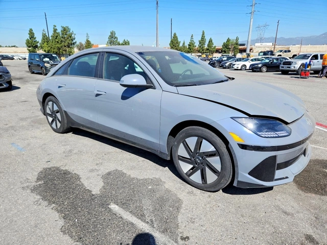 Hyundai Ioniq 6 SE - автомобили, коли, обяви за нови и употребявани 3