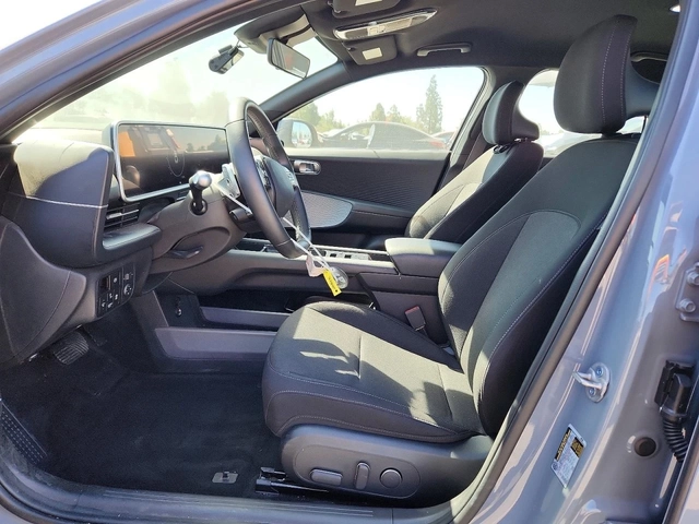 Hyundai Ioniq 6 SE - автомобили, коли, обяви за нови и употребявани 6