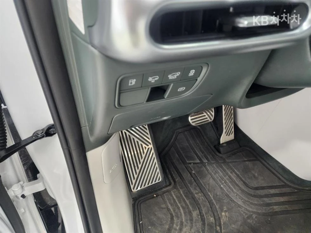 Hyundai IONIQ 9 EV AWD ЛИЗИНГ БЕЗ ПЪРВ.ВН - автомобили, коли, обяви за нови и употребявани 9