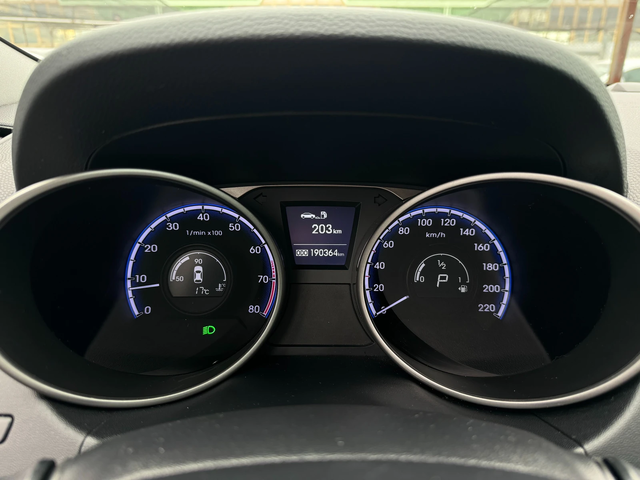 Hyundai IX35 2.0i AWD ! SWISS ! - автомобили, коли, обяви за нови и употребявани 13