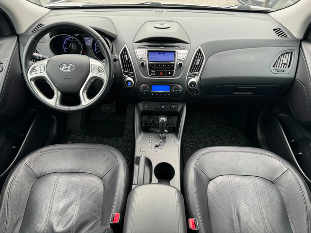 Hyundai IX35 2.0i AWD ! SWISS ! - автомобили, коли, обяви за нови и употребявани 8