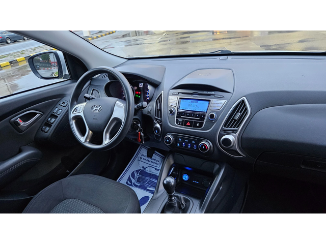 Hyundai IX35 1.7 Crdi 6skorost/Klima/Top sustoqnie - автомобили, коли, обяви за нови и употребявани 9