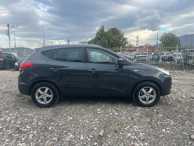 Hyundai IX35 2.0CRDI 136kc 4x4 - автомобили, коли, обяви за нови и употребявани 1