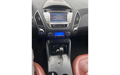 Hyundai IX35 2.0CRDI 4WD AVTOMAT/PANORAMA/KOJA/NAVI EURO 5 - автомобили, коли, обяви за нови и употребявани 14