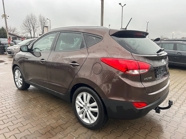 Hyundai IX35 2.0CRDI 4WD AVTOMAT/PANORAMA/KOJA/NAVI EURO 5 - автомобили, коли, обяви за нови и употребявани 7