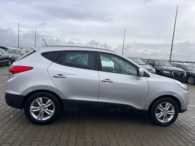 Hyundai IX35 2.0CRDI 4WD PANORAMA/KOJA/NAVI EURO 5 - автомобили, коли, обяви за нови и употребявани 4
