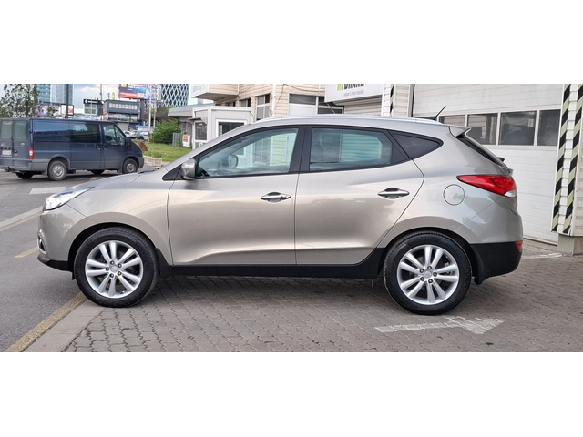Hyundai IX35 2.0 4wd 163kc Панорама Климатроник !!Кожен салон!! - автомобили, коли, обяви за нови и употребявани 3