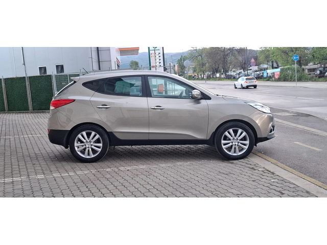 Hyundai IX35 2.0 4wd 163kc Панорама Климатроник !!Кожен салон!! - автомобили, коли, обяви за нови и употребявани 6
