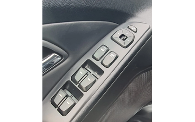 Hyundai IX35 2.0 CRDI 4WD COMFORT - автомобили, коли, обяви за нови и употребявани 8