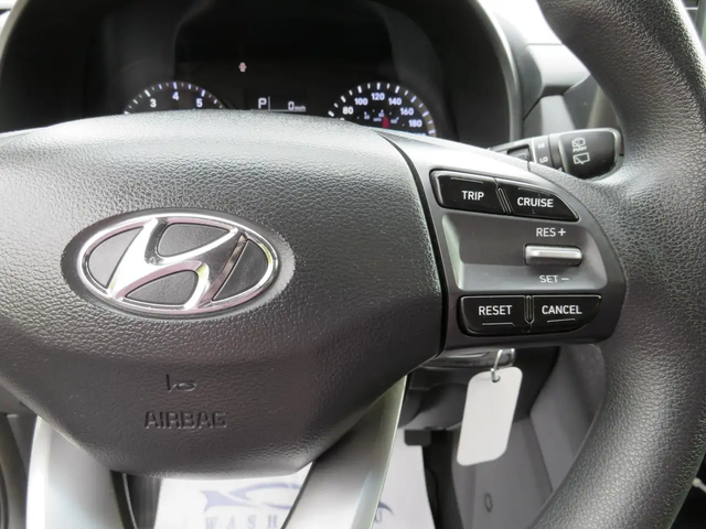Hyundai Kona 2.0L Essential w/ CarPlay B.Camera BLND Spots NO A Front Wheel Drive - автомобили, коли, обяви за нови и употребявани 15