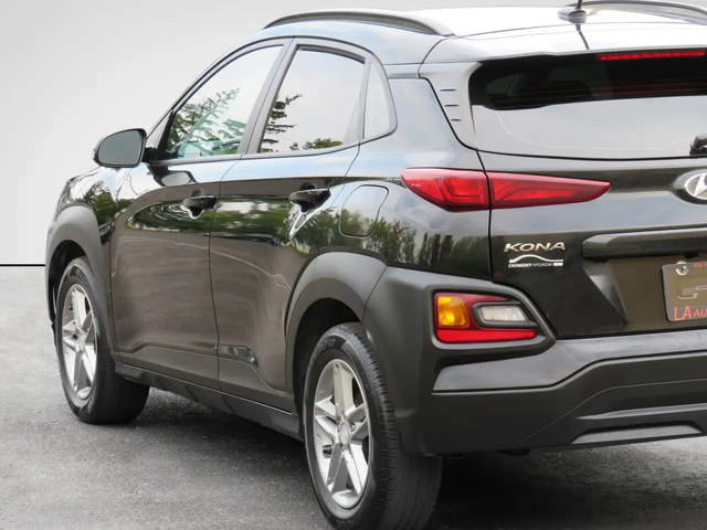 Hyundai Kona 2.0L Essential w/ CarPlay B.Camera BLND Spots NO A Front Wheel Drive - автомобили, коли, обяви за нови и употребявани 9