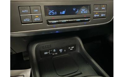 Hyundai Kona 2.0l Preferred - TREND/AWD/LEATHER/ROOF! All Wheel Drive - автомобили, коли, обяви за нови и употребявани 17