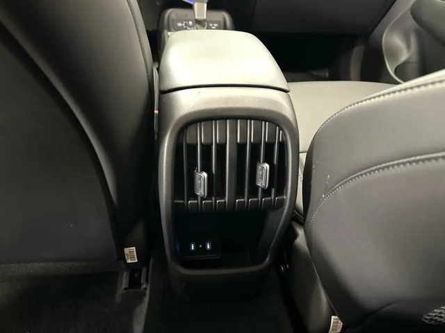 Hyundai Kona 2.0l Preferred - TREND/AWD/LEATHER/ROOF! All Wheel Drive - автомобили, коли, обяви за нови и употребявани 8