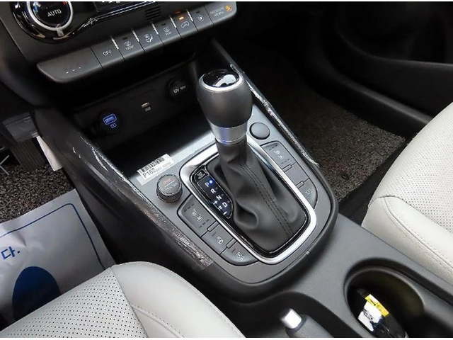 Hyundai Kona Gasoline 2.0 2WD Modern - автомобили, коли, обяви за нови и употребявани 9