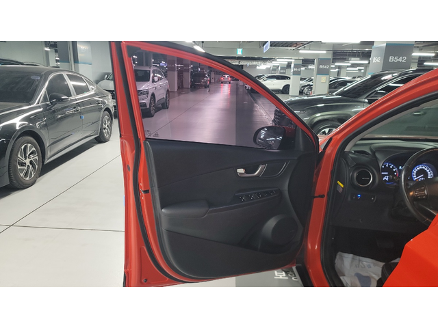 Hyundai Kona - автомобили, коли, обяви за нови и употребявани 8