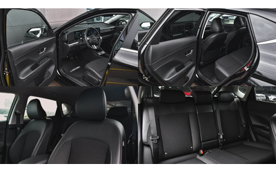 Hyundai Kona II Electric 65.4 kWh Comfort - автомобили, коли, обяви за нови и употребявани 13