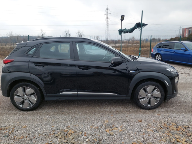 Hyundai Kona 64 kWh / Blue link / - автомобили, коли, обяви за нови и употребявани 3
