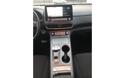 Hyundai Kona 64 kWh / Blue link / - автомобили, коли, обяви за нови и употребявани 9