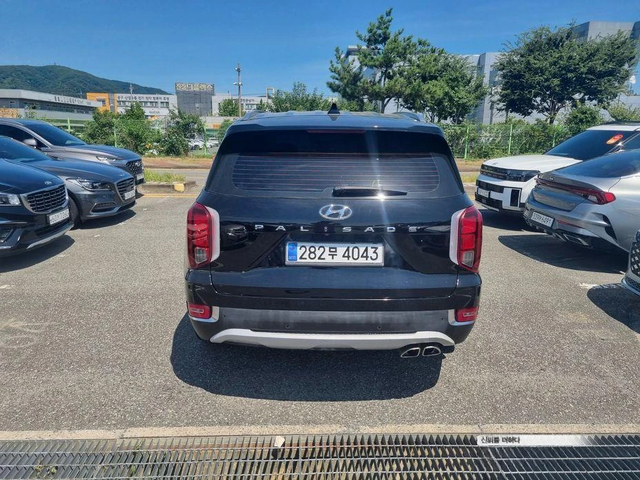 Hyundai Palisade Diesel 2.2 2WD Exclusive - автомобили, коли, обяви за нови и употребявани 3