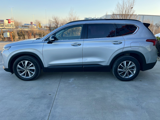 Hyundai Santa Fe - автомобили, коли, обяви за нови и употребявани 7