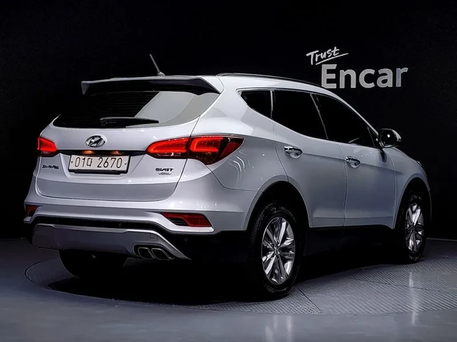 Hyundai Santa fe Diesel 2.0 4Wd Premium - автомобили, коли, обяви за нови и употребявани 1