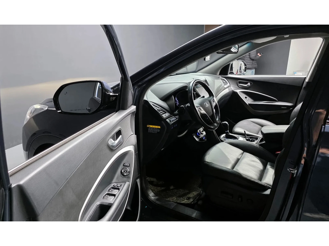 Hyundai Santa fe Diesel 2.0 2Wd - автомобили, коли, обяви за нови и употребявани 9