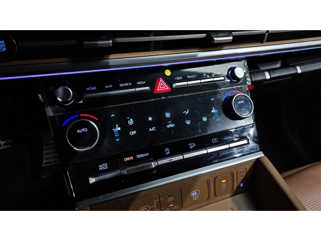 Hyundai Santa fe 2.5T 4WD Calligraphy | 360  Camera | HUD | Massage - автомобили, коли, обяви за нови и употребявани 14