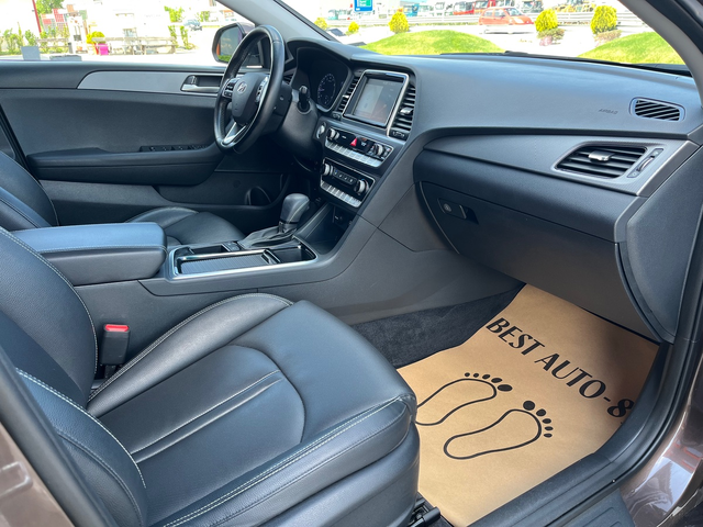 Hyundai Sonata - автомобили, коли, обяви за нови и употребявани 12