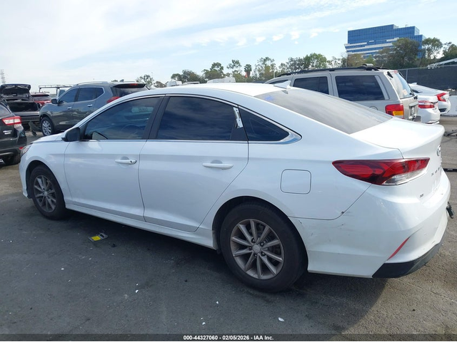 Hyundai Sonata 2.4L I-4 DI, DOHC, VVT, 185HP Front Wheel Drive - автомобили, коли, обяви за нови и употребявани 13