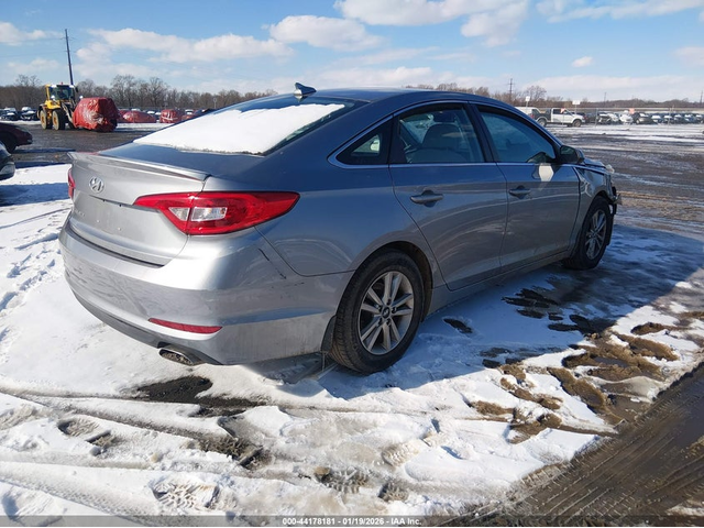 Hyundai Sonata 2.4L I-4 DI, DOHC, VVT, 185HP Front Wheel Drive - автомобили, коли, обяви за нови и употребявани 3